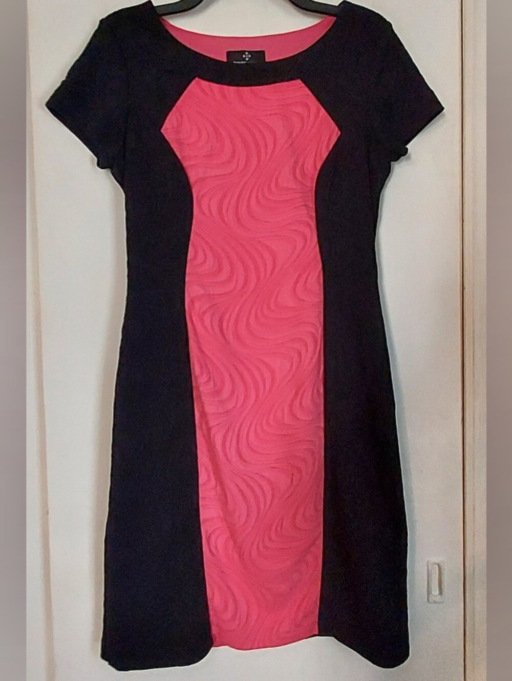 Ronni Nicole Black and Pink Textured Midi Sheath Dress Size 6